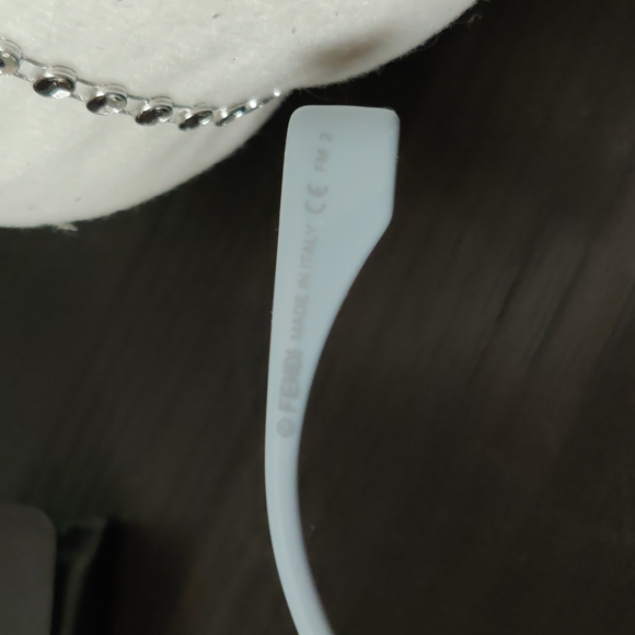 Gorgeous Authentic FENDI women sunglasses with crystals on the side - Picture 5 of 14